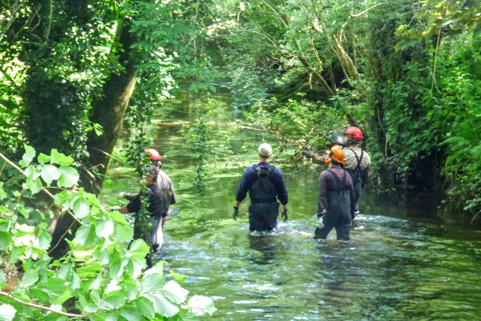 Eau & Rivières de Bretagne - groupe de personnes